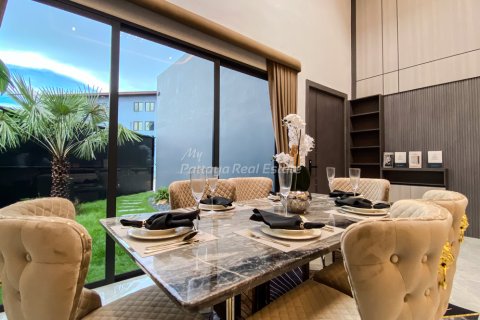 Casa de 3 dormitorios en Bang Lamung, Tailandia № 144569 - foto 8