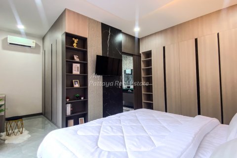 Casa de 3 dormitorios en Bang Lamung, Tailandia № 144569 - foto 15