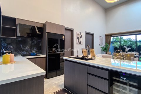 Casa de 3 dormitorios en Bang Lamung, Tailandia № 144569 - foto 9