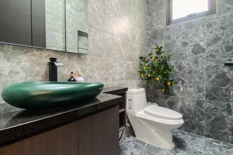 Casa de 3 dormitorios en Bang Lamung, Tailandia № 144569 - foto 11