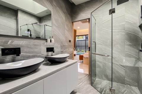 Casa de 3 dormitorios en Bang Lamung, Tailandia № 144570 - foto 14