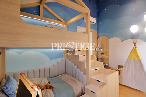 House in Pattaya, Thailand 3 bedrooms № 198224 - photo 17