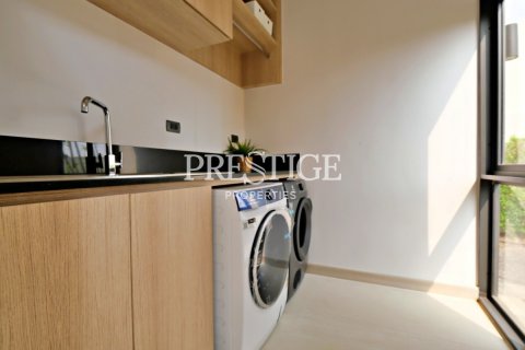 House in Pattaya, Thailand 3 bedrooms № 198224 - photo 24