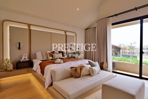 House in Pattaya, Thailand 3 bedrooms № 198224 - photo 12