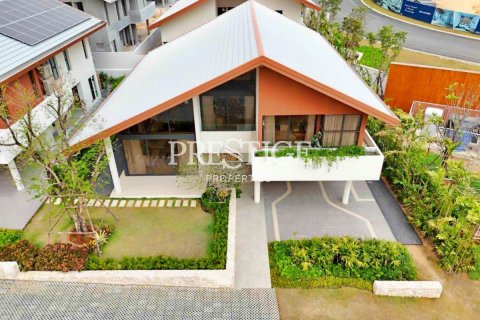 Casa de 3 dormitorios en Pattaya, Tailandia № 198224