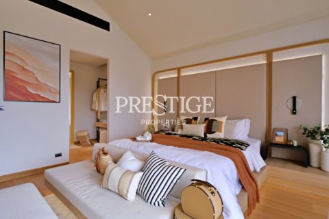 House in Pattaya, Thailand 3 bedrooms № 198224 - photo 13