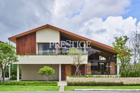 House in Pattaya, Thailand 4 bedrooms № 198227