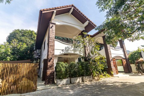 Chalet de 4 dormitorios en Pattaya, Tailandia № 164839