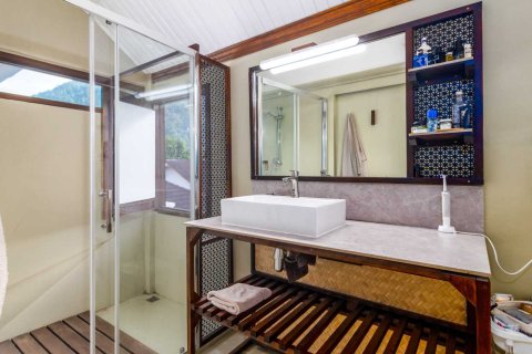 Chalet de 4 dormitorios en Pattaya, Tailandia № 164839 - foto 18