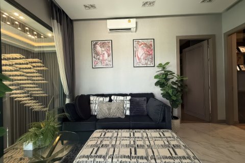Casa de 4 dormitorios en Pattaya, Tailandia № 164840 - foto 3