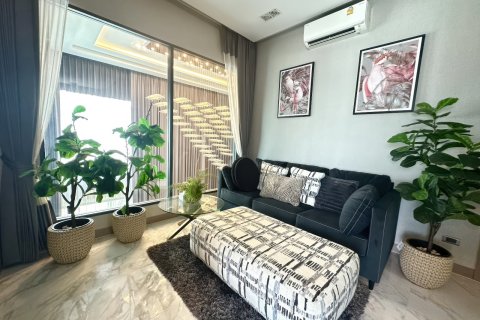 Casa de 4 dormitorios en Pattaya, Tailandia № 164840 - foto 30