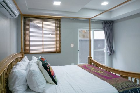Chalet de 4 dormitorios en Pattaya, Tailandia № 164838 - foto 15