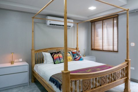 Chalet de 4 dormitorios en Pattaya, Tailandia № 164838 - foto 14