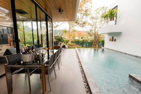 Chalet de 4 dormitorios en Kamala, Tailandia № 165339 - foto 11