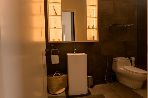 Chalet de 4 dormitorios en Kamala, Tailandia № 165339 - foto 15