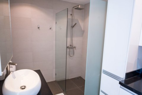Apartamento de 2 dormitorios en Ko Samui, Tailandia № 163231 - foto 9
