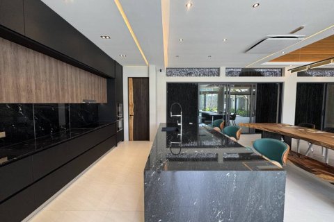 Chalet de 3 dormitorios en Surat Thani, Tailandia № 172941 - foto 10