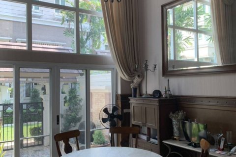 Adosado de 5 dormitorios en Bang Kho Laem, Bangkok, Tailandia № 172945 - foto 8