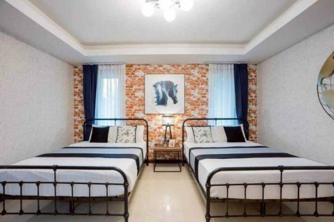 Chalet de 4 dormitorios en Pattaya, Tailandia № 172943 - foto 10