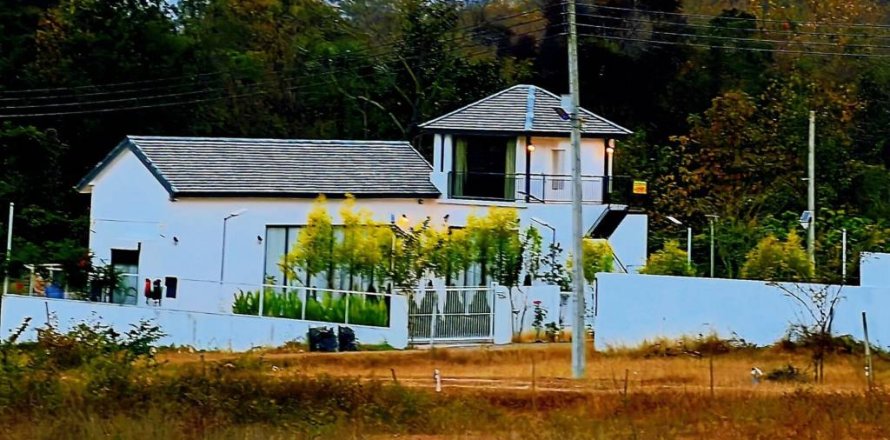 Chalet de 4 dormitorios en Chom Thong, Tailandia № 149557