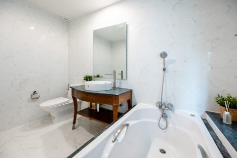 Condominio de 2 dormitorios en Bangkok, Tailandia № 143153 - foto 15