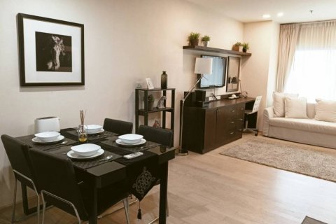 Condominio de 1 dormitorio en Khlong Toei, Bangkok, Tailandia № 115183 - foto 2