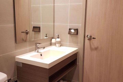 Condominio de 2 dormitorios en Phra Khanong, Bangkok, Tailandia № 59288 - foto 4