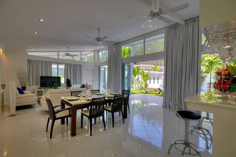 Casa de 17 dormitorios en Phuket, Tailandia № 180712 - foto 27