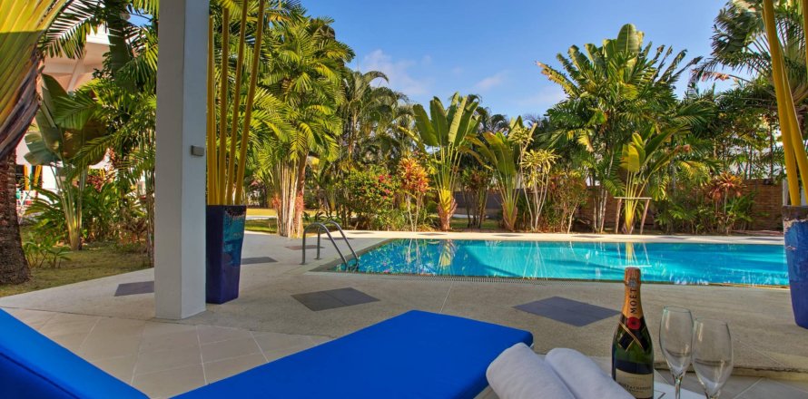 Casa de 17 dormitorios en Phuket, Tailandia № 180712