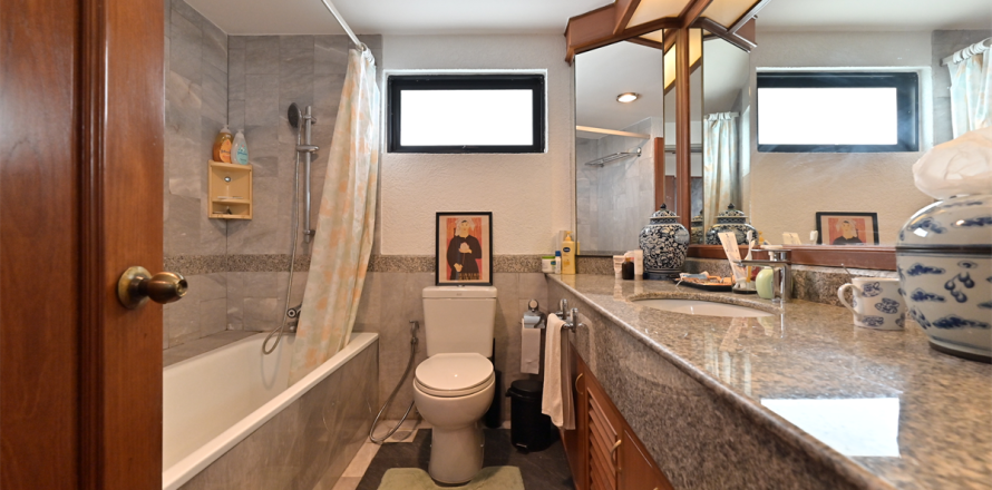 Condominio de 3 dormitorios en Bangkok, Tailandia № 187806