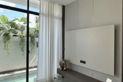 Casa de 4 dormitorios en Pattaya, Tailandia № 160173 - foto 4