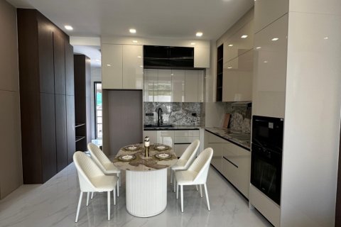 Casa de 4 dormitorios en Pattaya, Tailandia № 160173 - foto 6