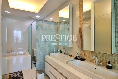 Condo in Pattaya, Thailand, 3 bedrooms № 198486 - photo 14