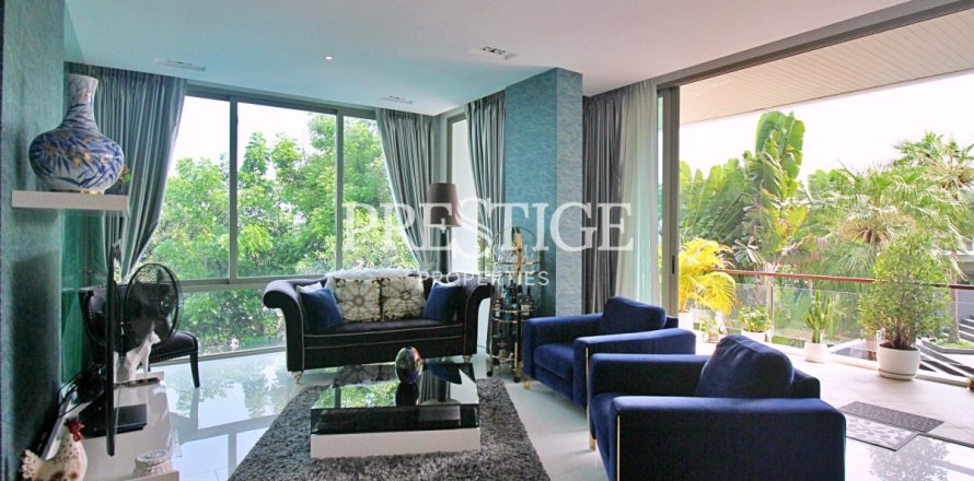 Condo in Pattaya, Thailand, 3 bedrooms № 198486