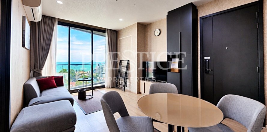 Condo in Pattaya, Thailand, 2 bedrooms  № 198485