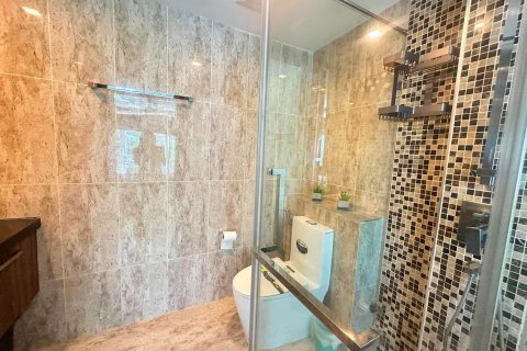 Apartamento de 2 habitaciones en Pattaya, Tailandia № 203376 - foto 8
