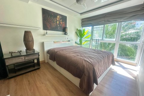 Apartamento de 2 habitaciones en Pattaya, Tailandia № 203376 - foto 5