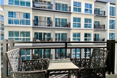 Apartamento de 2 habitaciones en Pattaya, Tailandia № 203376 - foto 11