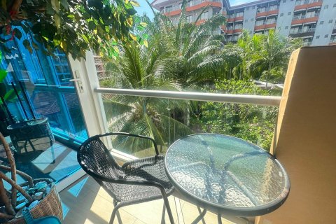 Apartamento de 2 habitaciones en Pattaya, Tailandia № 203376 - foto 10