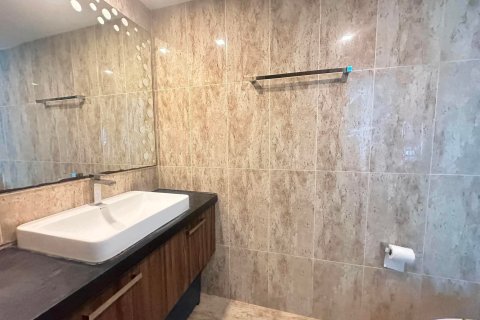 Apartamento de 2 habitaciones en Pattaya, Tailandia № 203376 - foto 7