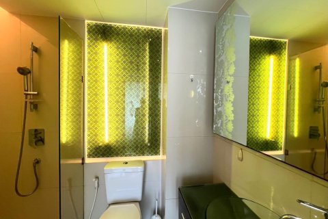 Apartamento de 3 habitaciones en Pattaya, Tailandia № 203377 - foto 10