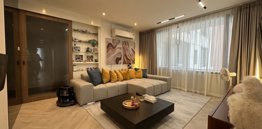 Eigentumswohnung in Sathon, Bangkok, Thailand, 1 Schlafzimmer  № 144622