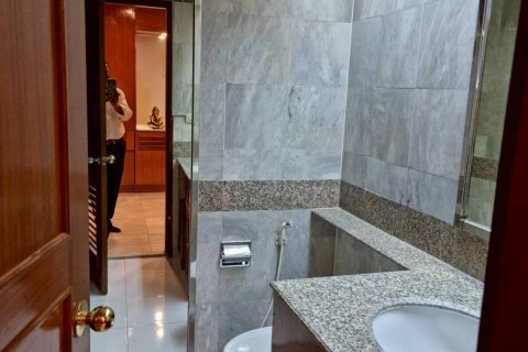 Condominio de 3 dormitorios en Bangkok, Tailandia № 144624 - foto 18