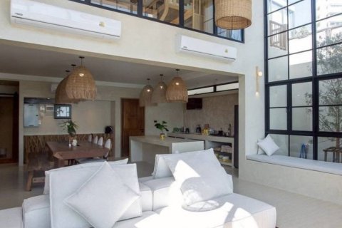 Chalet de 5 dormitorios en Hua Hin, Tailandia № 160984 - foto 8