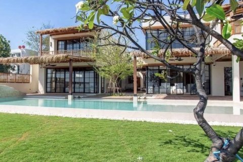 Villa in Hua Hin, Thailand 5 Schlafzimmer № 160984