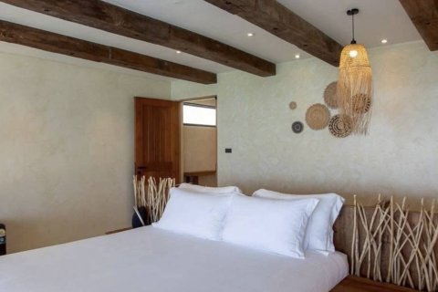 Chalet de 5 dormitorios en Hua Hin, Tailandia № 160984 - foto 10