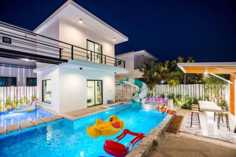 Chalet de 4 dormitorios en Hua Hin, Tailandia № 160983 - foto 4