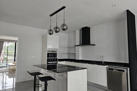 Chalet de 4 dormitorios en Phuket, Tailandia № 116762 - foto 9