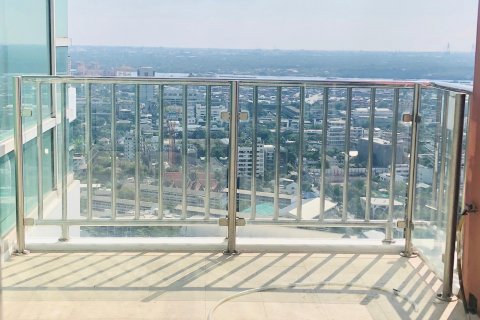Condominio de 3 dormitorios en Bangkok, Tailandia № 143868 - foto 24