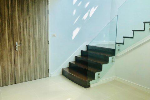 Condominio de 3 dormitorios en Bangkok, Tailandia № 143868 - foto 12